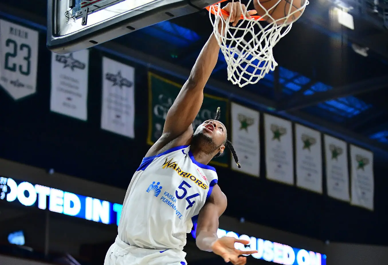 九游官网-略显平淡了一些，前马刺内线在勇士二队需要打出更高的统治力？