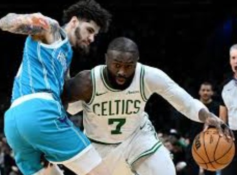 九游官网-凯尔特人vs黄蜂：季后赛的硝烟味